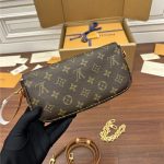 Louis Vuitton WALLET ON CHAIN IVY Monogram canvas LB13472 (5)