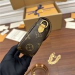 Louis Vuitton WALLET ON CHAIN IVY Monogram canvas LB13472 (6)