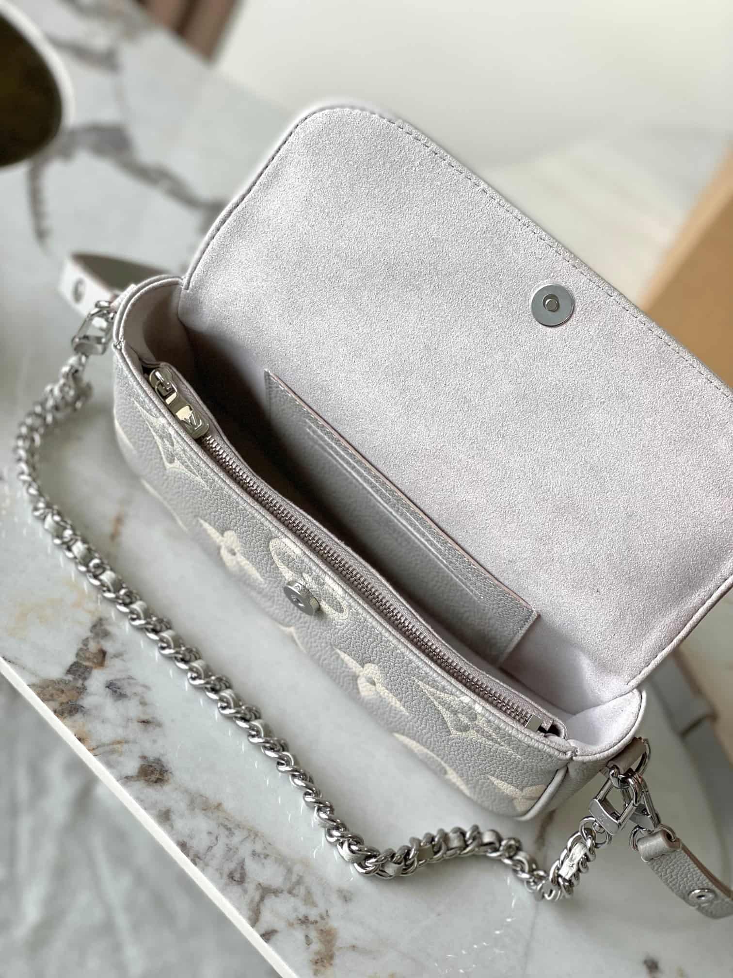 Louis Vuitton Wallet On Chain Ivy Embossed grained LB21757 (5)