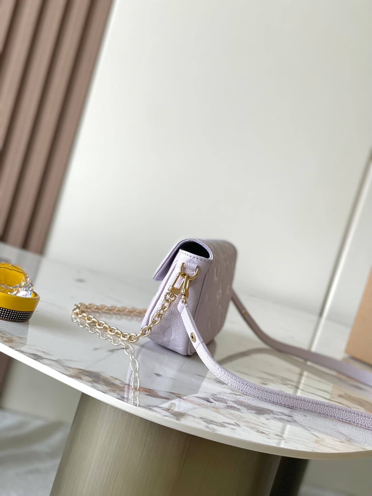 Louis Vuitton Wallet On Chain Ivy Embossed leather LB21698 (3)