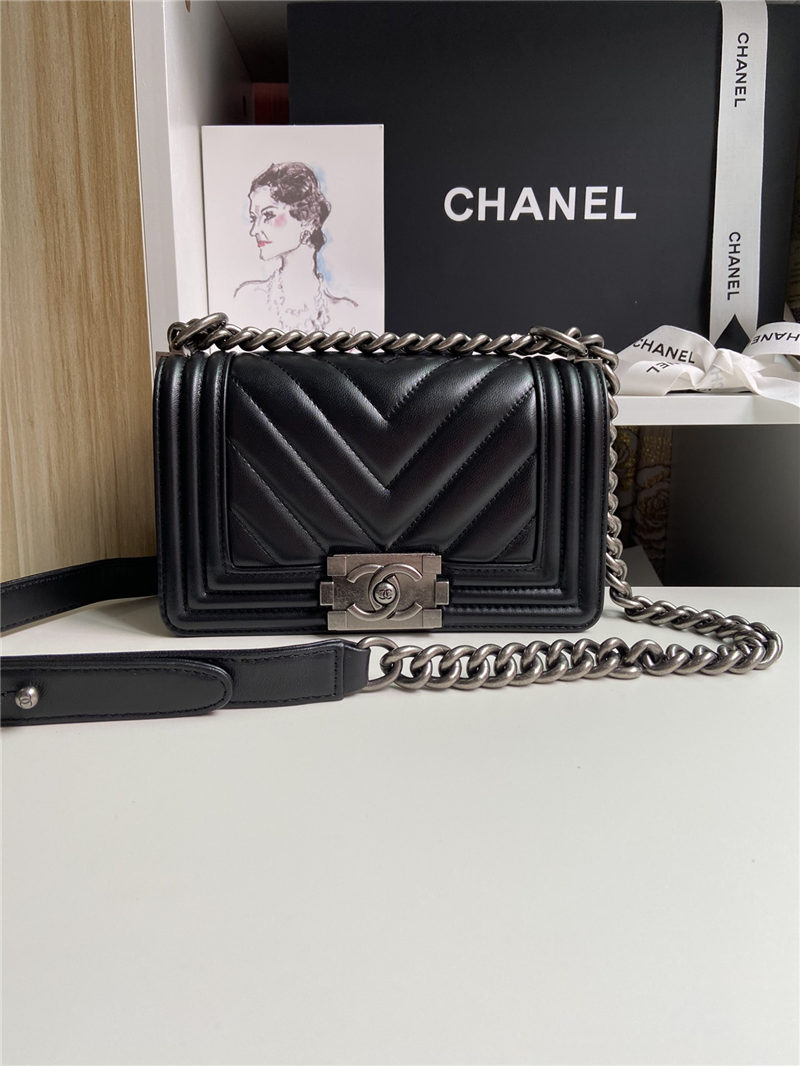 BOY Chanel Chevrons Pattern Lambskin LB3878 (1)