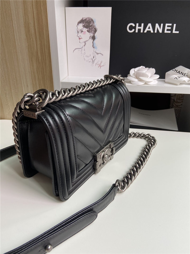 BOY Chanel Chevrons Pattern Lambskin LB3878 (4)