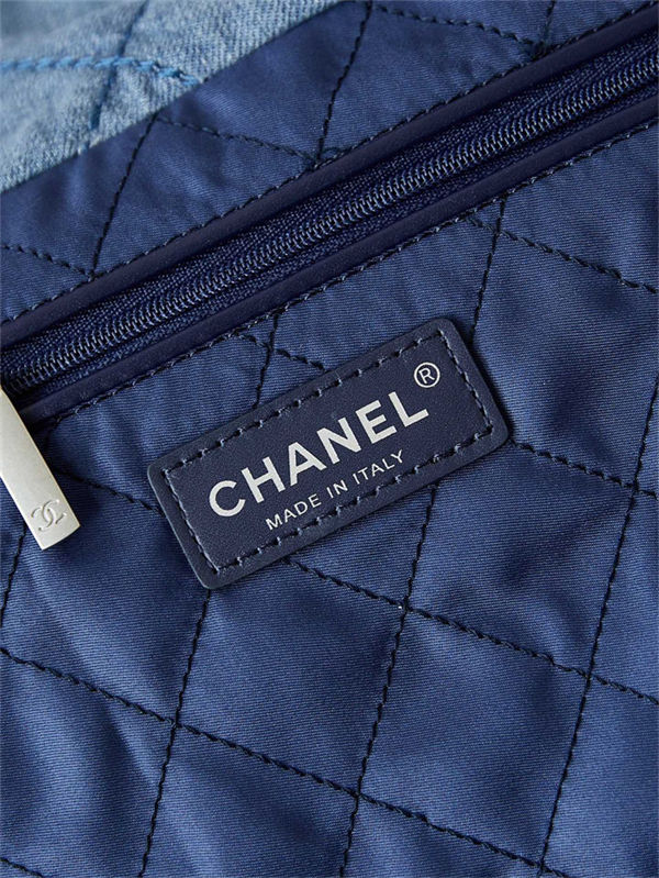 Chanel 22 MEDIUM HANDBAG Denim LB14530 (5)