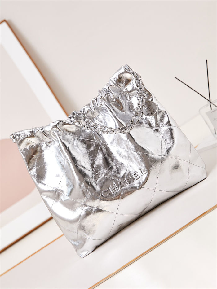 Chanel 22 MEDIUM HANDBAG Metallic Calfskin LB14526 (1)