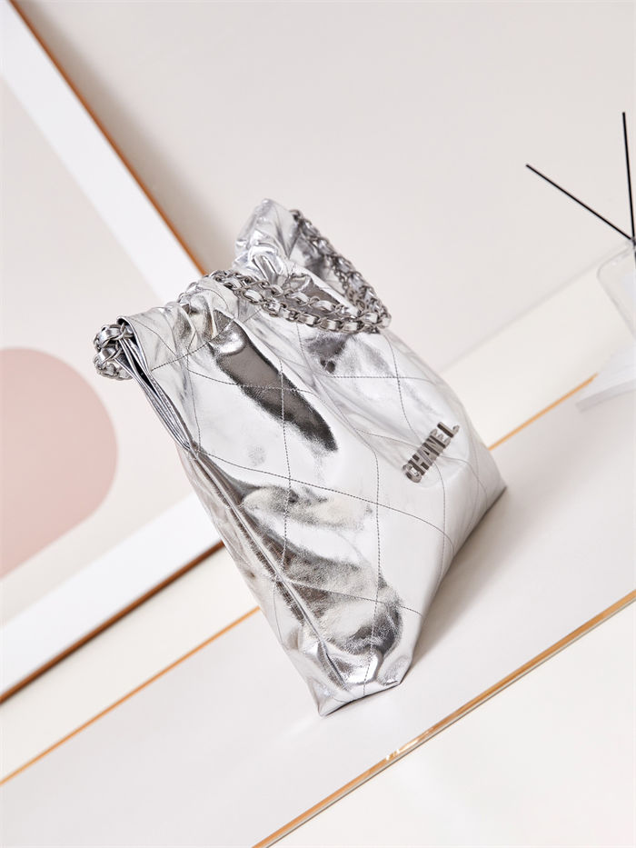 Chanel 22 MEDIUM HANDBAG Metallic Calfskin LB14526 (3)