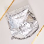 Chanel 22 MEDIUM HANDBAG Metallic Calfskin LB14526 (5)