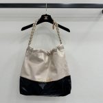 Chanel 22 MEDIUM HANDBAG Patchwork Shiny Calfskin LB893 (1)