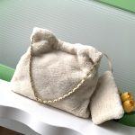 Chanel 22 MEDIUM HANDBAG Shearling Lambskin LB15668 (2)