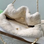 Chanel 22 MEDIUM HANDBAG Shearling Lambskin LB15668 (3)