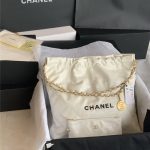 Chanel 22 MEDIUM HANDBAG Shiny Calfskin LB10346 (1)