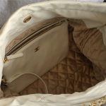 Chanel 22 MEDIUM HANDBAG Shiny Calfskin LB10346 (5)