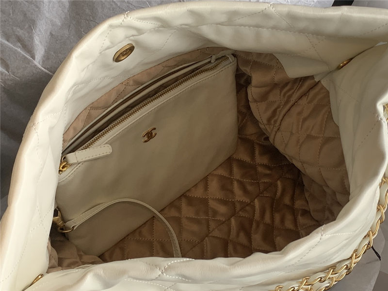 Chanel 22 MEDIUM HANDBAG Shiny Calfskin LB10346 (5)