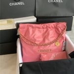 Chanel 22 MEDIUM HANDBAG Shiny Calfskin LB10348 (1)