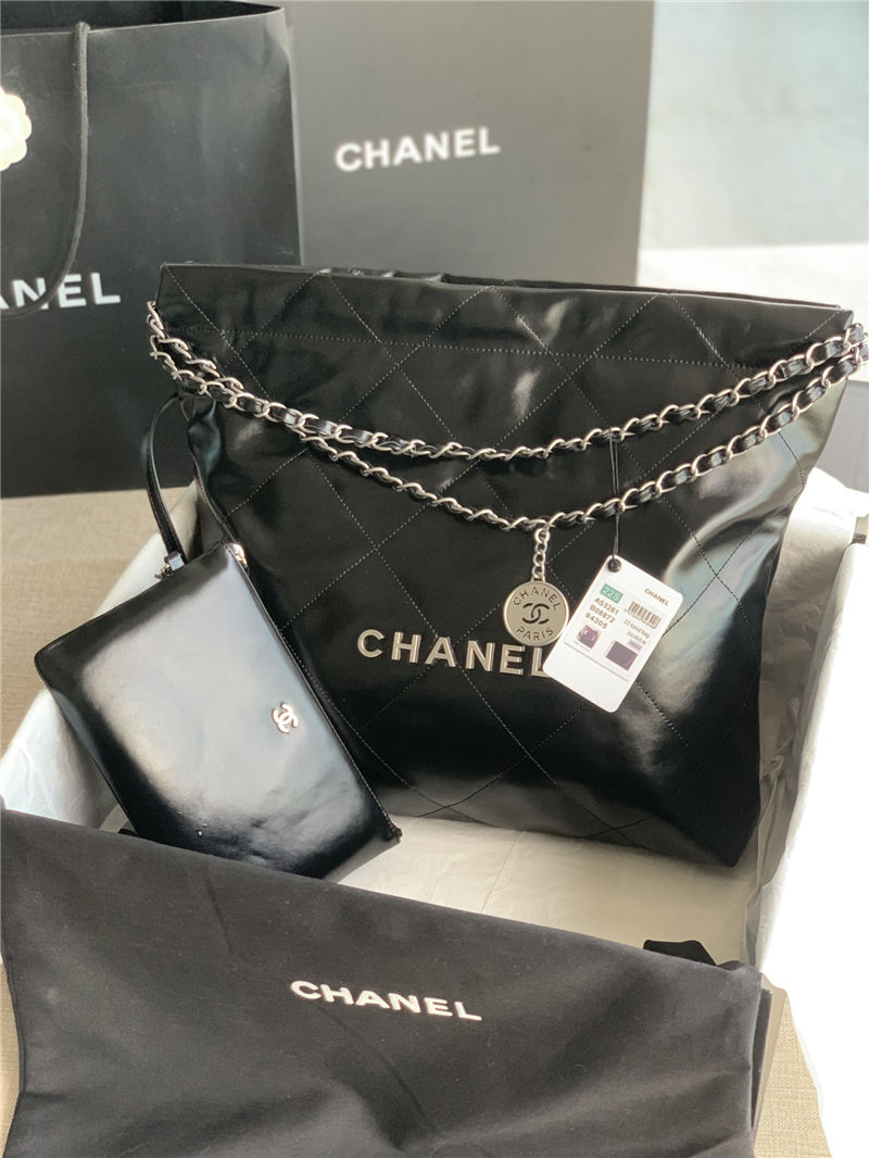 Chanel 22 MEDIUM HANDBAG Shiny Calfskin LB11611 (1)