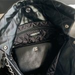 Chanel 22 MEDIUM HANDBAG Shiny Calfskin LB11611 (3)