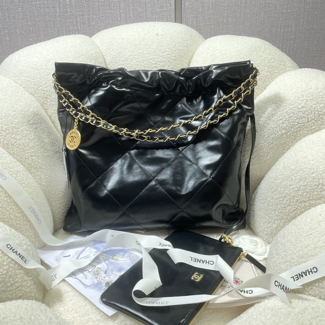 Chanel 22 MEDIUM HANDBAG Shiny Calfskin LB16298 (2)