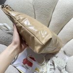 Chanel 22 MEDIUM HANDBAG Shiny Calfskin LB16307 (3)