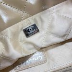 Chanel 22 MEDIUM HANDBAG Shiny Calfskin LB16307 (6)