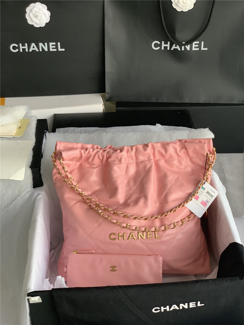 Chanel 22 MEDIUM HANDBAG Shiny Calfskin LB960 (1)