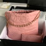 Chanel 22 MEDIUM HANDBAG Shiny Calfskin LB960 (2)