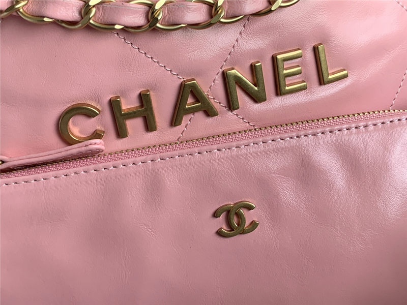 Chanel 22 MEDIUM HANDBAG Shiny Calfskin LB960 (3)