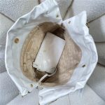 Chanel 22 MEDIUM HANDBAG Shiny Calfskin LB9808 (4)