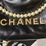 Chanel 22 MINI HANDBAG Shiny Calfskin LB11216 (5)