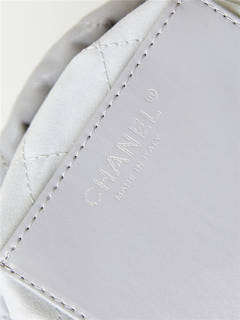 Chanel 22 MINI HANDBAG Shiny Calfskin LB13325 (4)