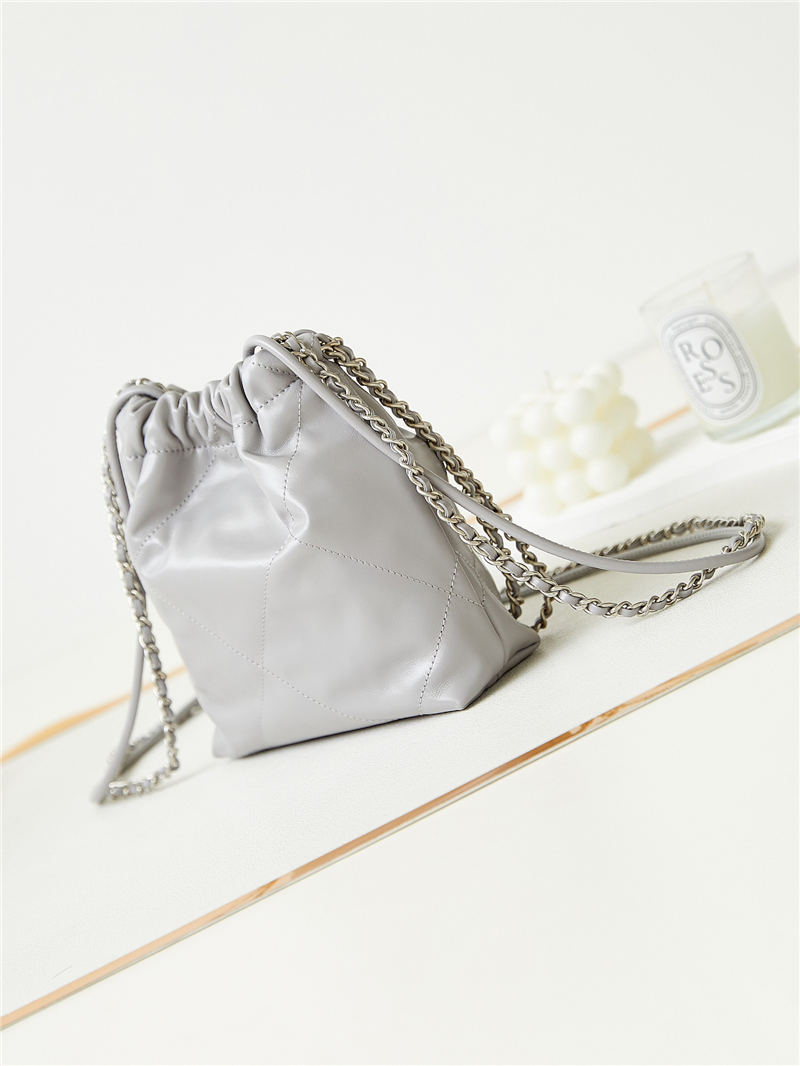 Chanel 22 MINI HANDBAG Shiny Calfskin LB13325 (5)