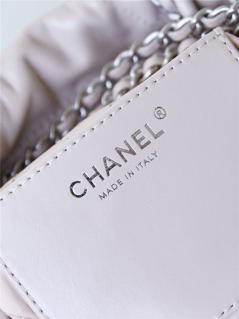 Chanel 22 MINI HANDBAG Shiny Calfskin LB13326 (2)