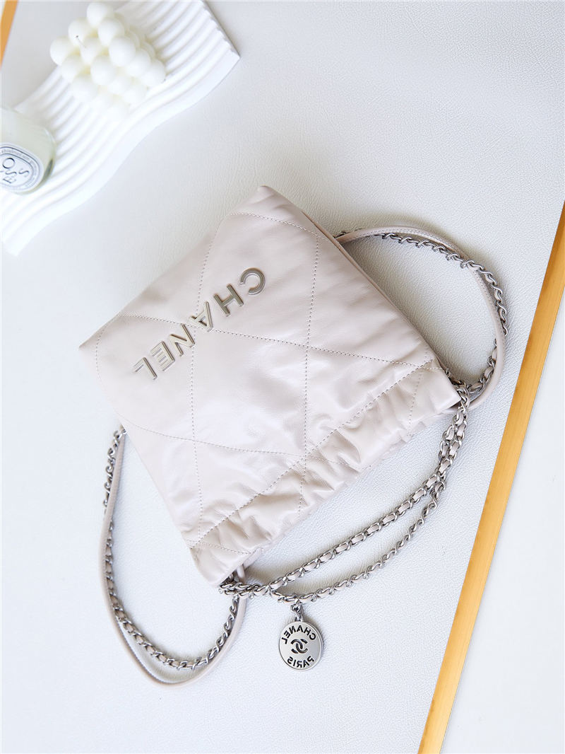 Chanel 22 MINI HANDBAG Shiny Calfskin LB13326 (3)