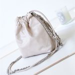 Chanel 22 MINI HANDBAG Shiny Calfskin LB13326 (5)