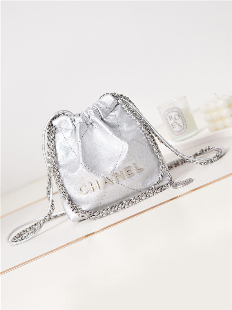 Chanel 22 MINI HANDBAG Shiny Calfskin LB13328 (1)