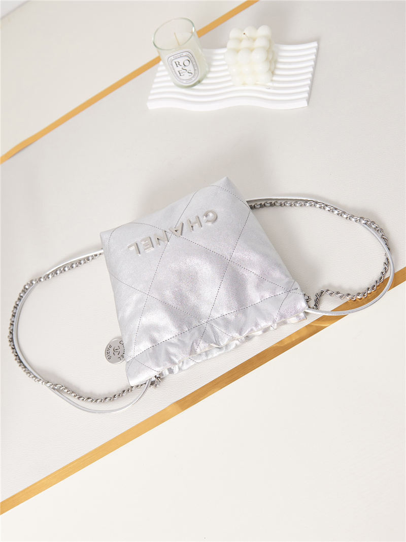 Chanel 22 MINI HANDBAG Shiny Calfskin LB13328 (3)