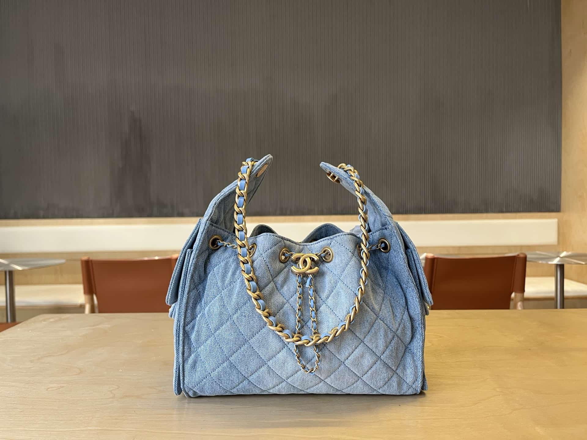 Chanel 25 Hobo Handbag Denim LB1567 (1)