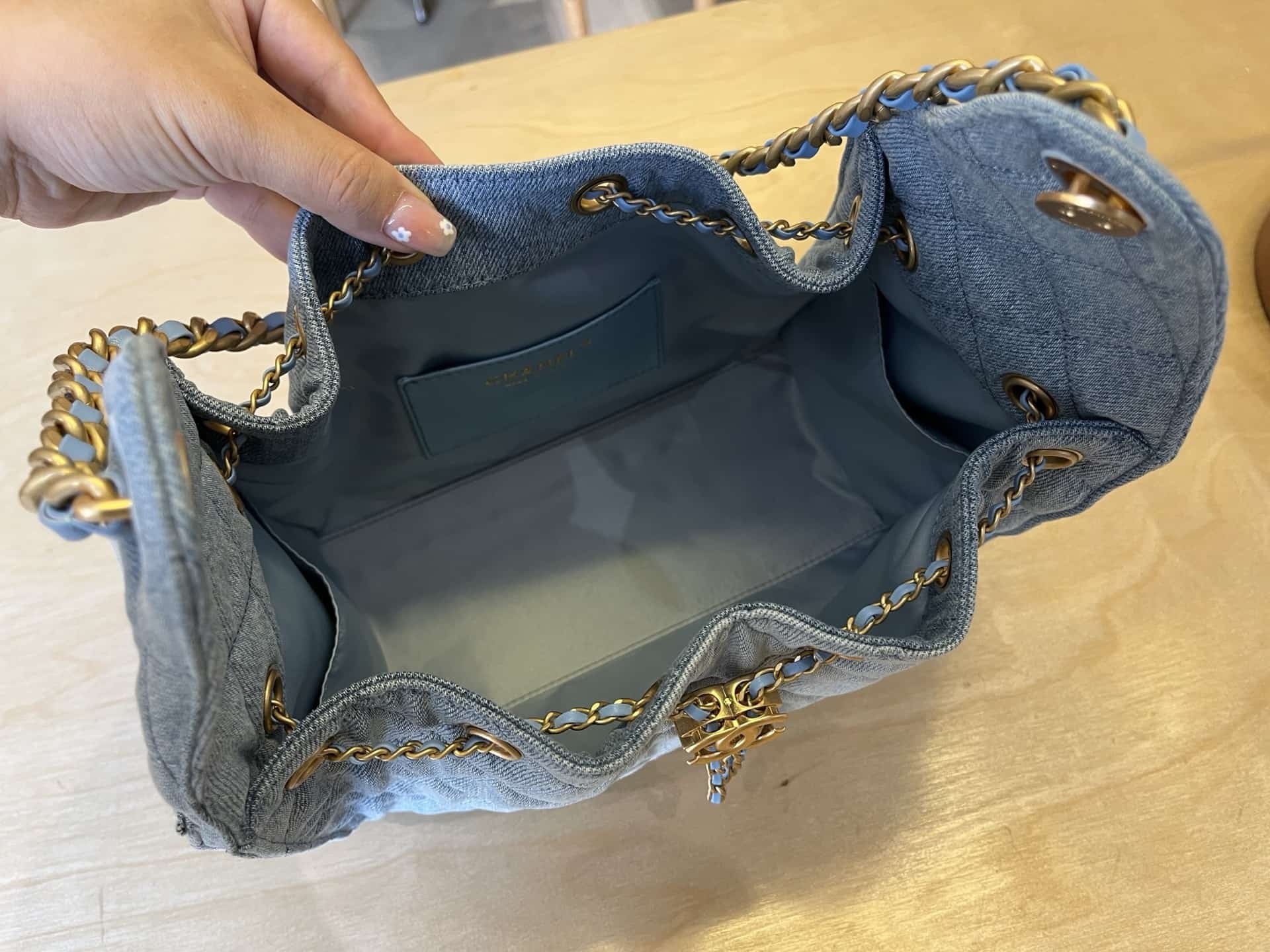 Chanel 25 Hobo Handbag Denim LB1567 (5)