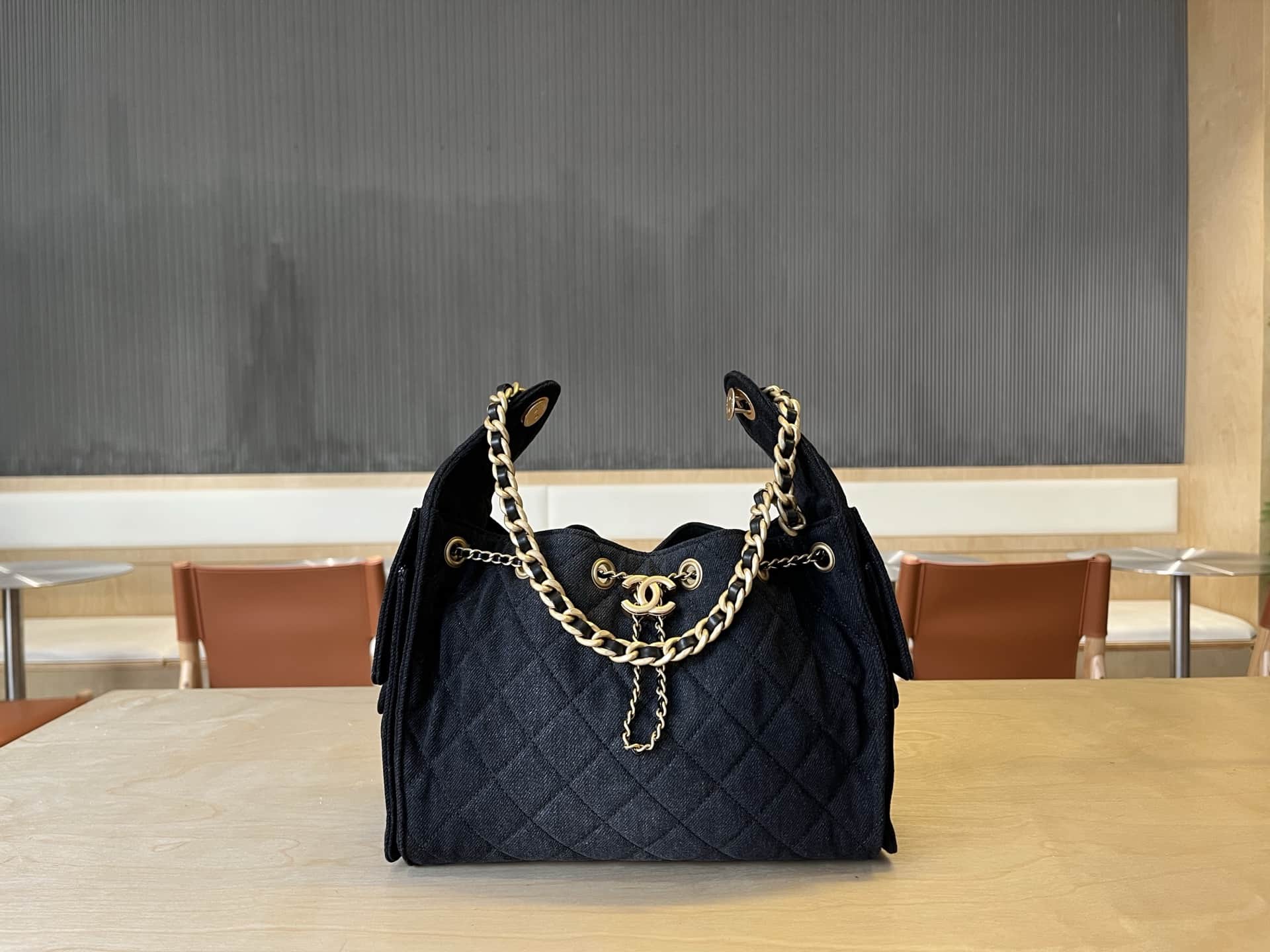 Chanel 25 Hobo Handbag Denim LB1568 (1)