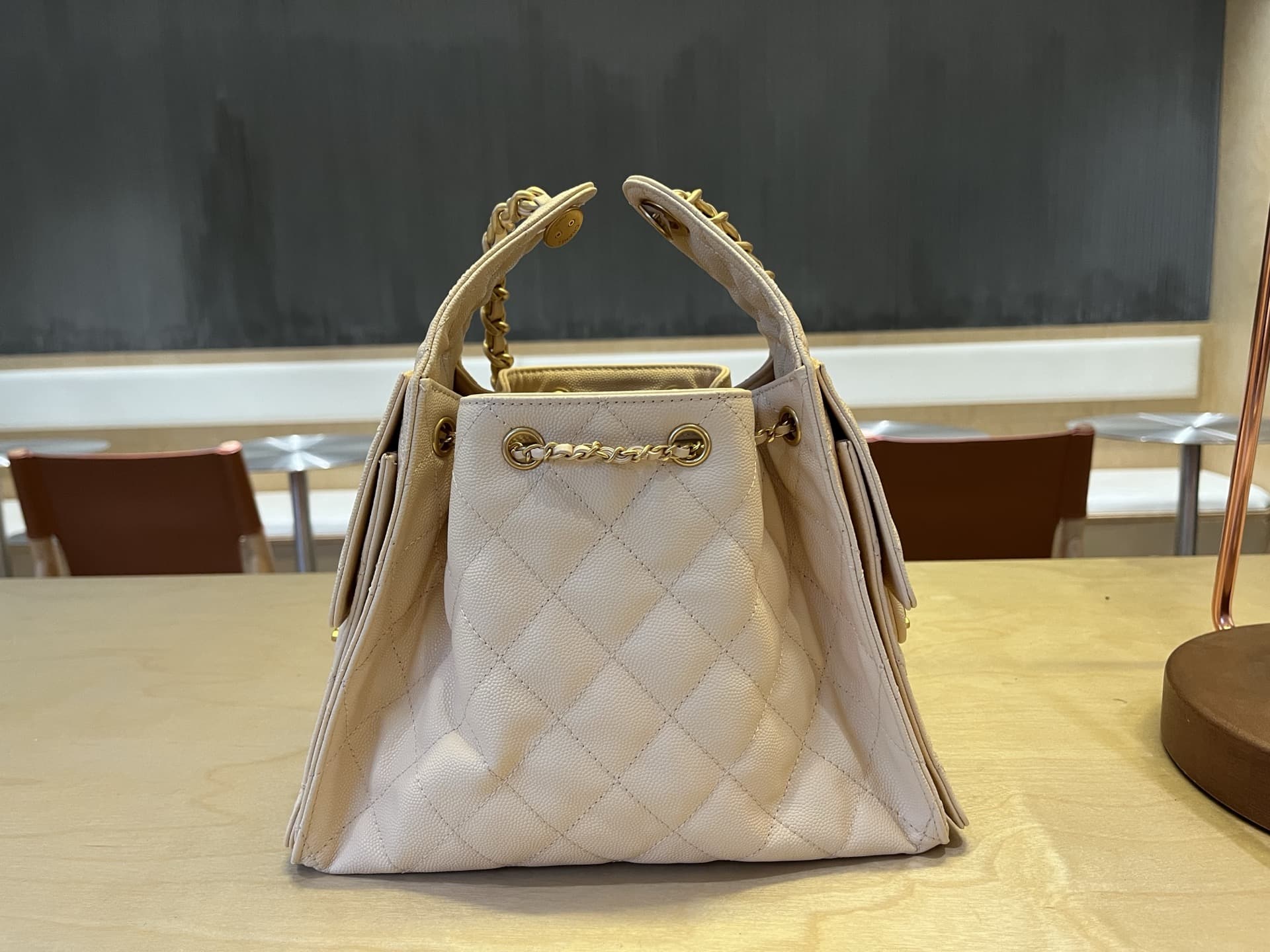 Chanel 25 Hobo Handbag Grained Calfskin LB1558 (2)
