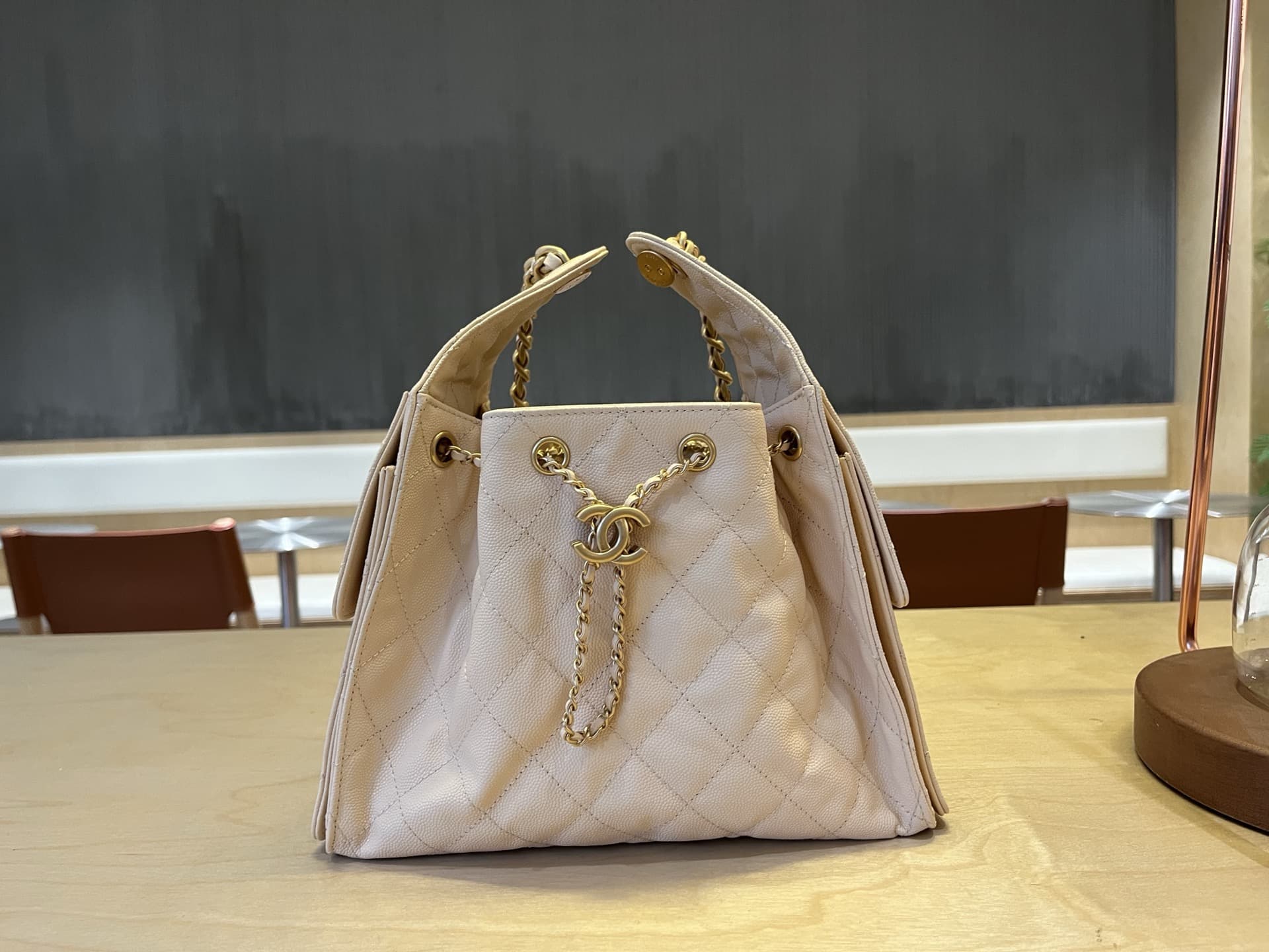 Chanel 25 Hobo Handbag Grained Calfskin LB1558 (3)