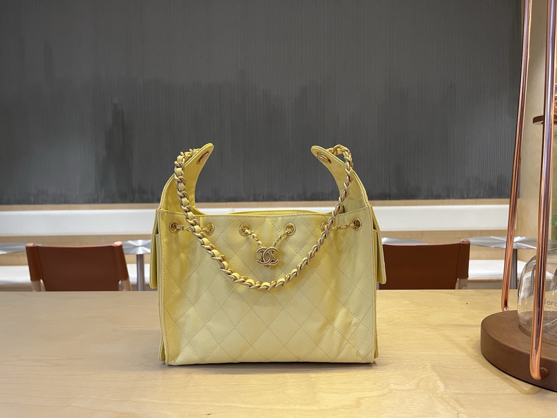 Chanel 25 Hobo Handbag Grained Calfskin LB1559 (1)