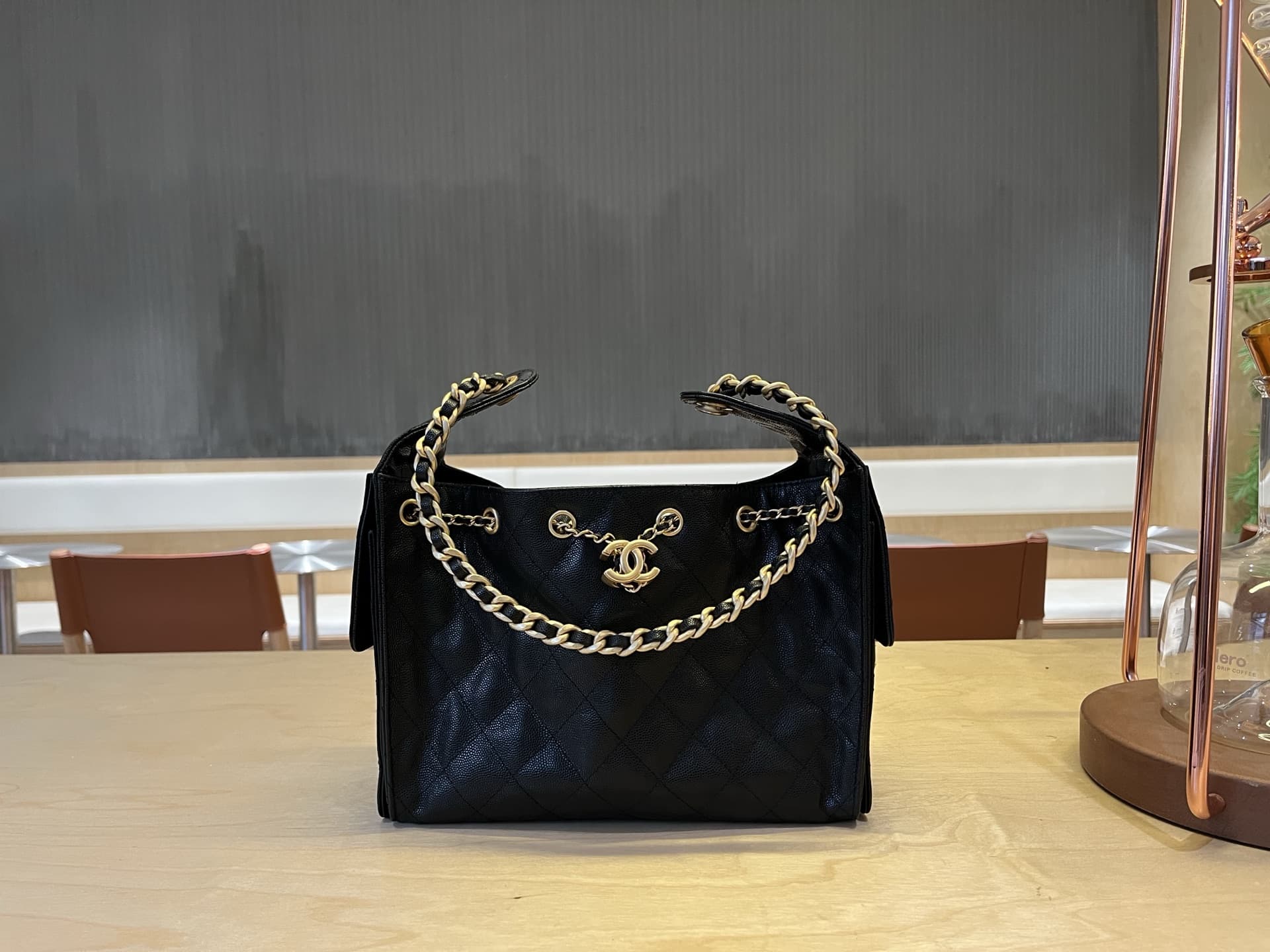 Chanel 25 Hobo Handbag Grained Calfskin LB1560 (1)