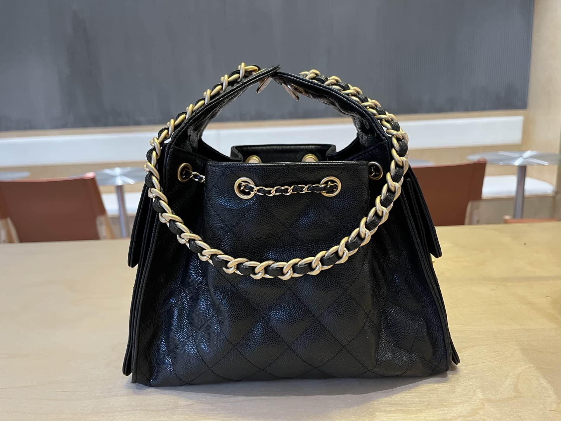 Chanel 25 Hobo Handbag Grained Calfskin LB1560 (3)
