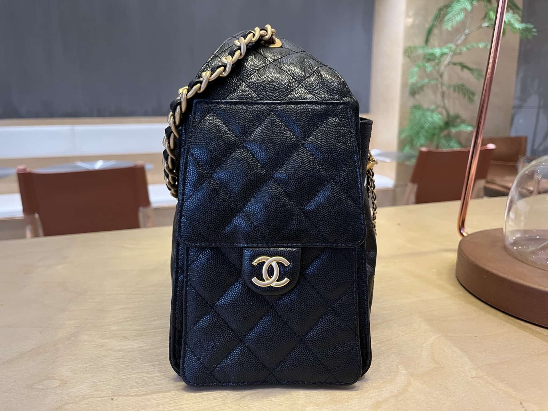 Chanel 25 Hobo Handbag Grained Calfskin LB1560 (4)