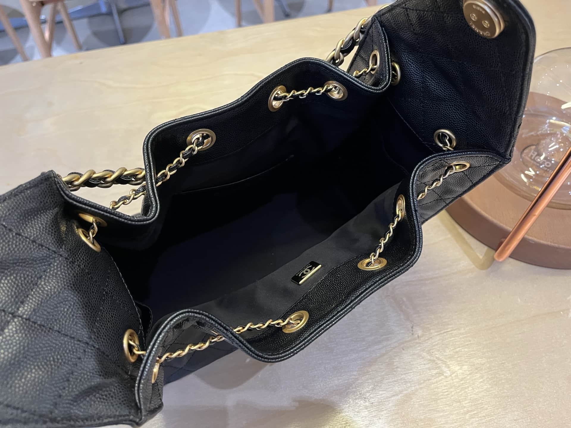 Chanel 25 Hobo Handbag Grained Calfskin LB1560 (5)