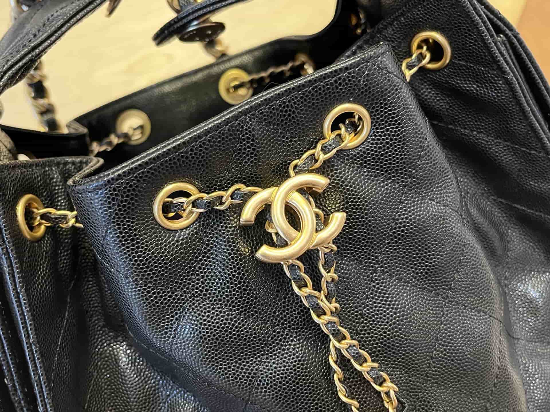Chanel 25 Hobo Handbag Grained Calfskin LB1560 (6)