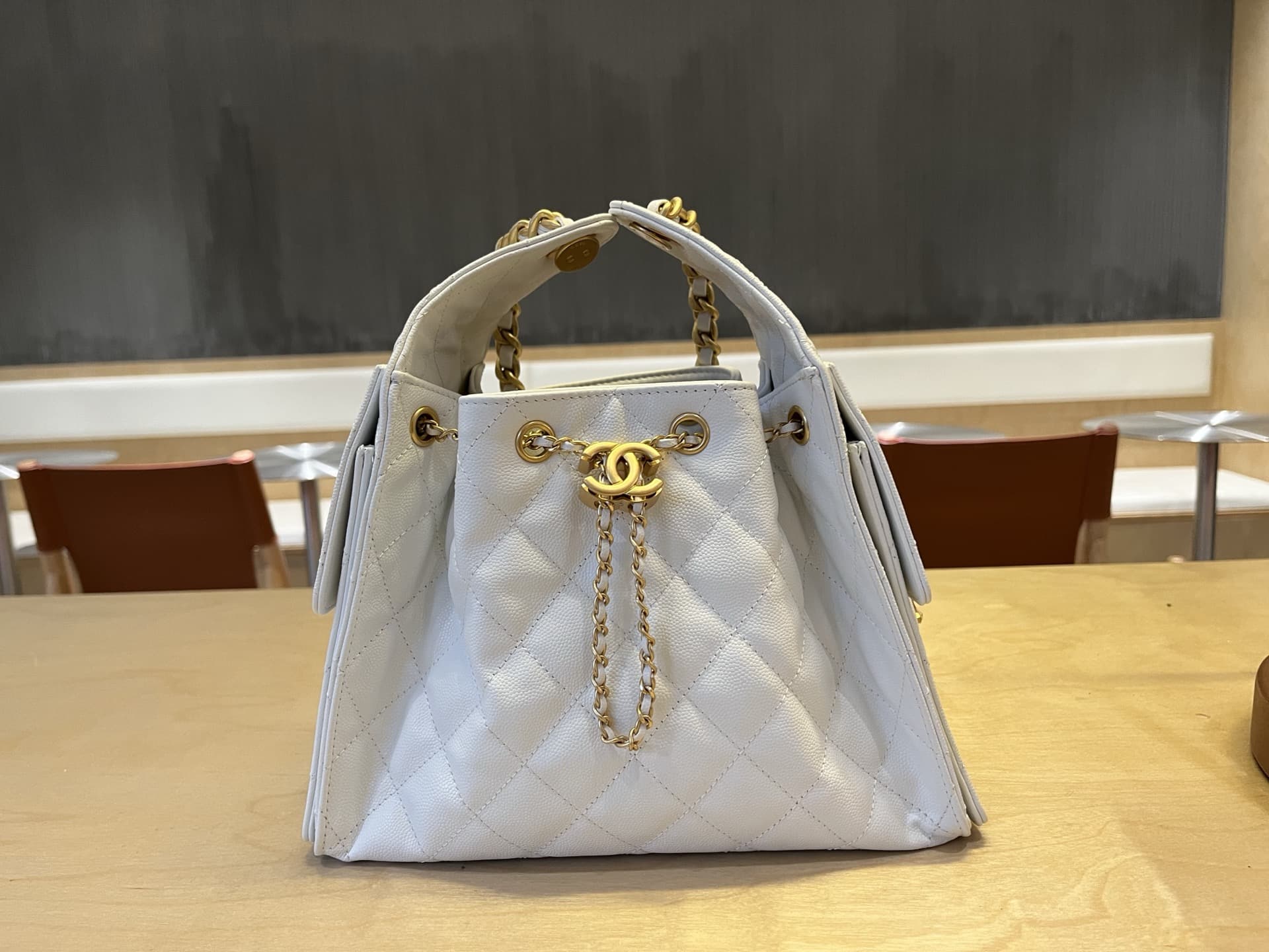 Chanel 25 Hobo Handbag Grained Calfskin LB1562 (2)