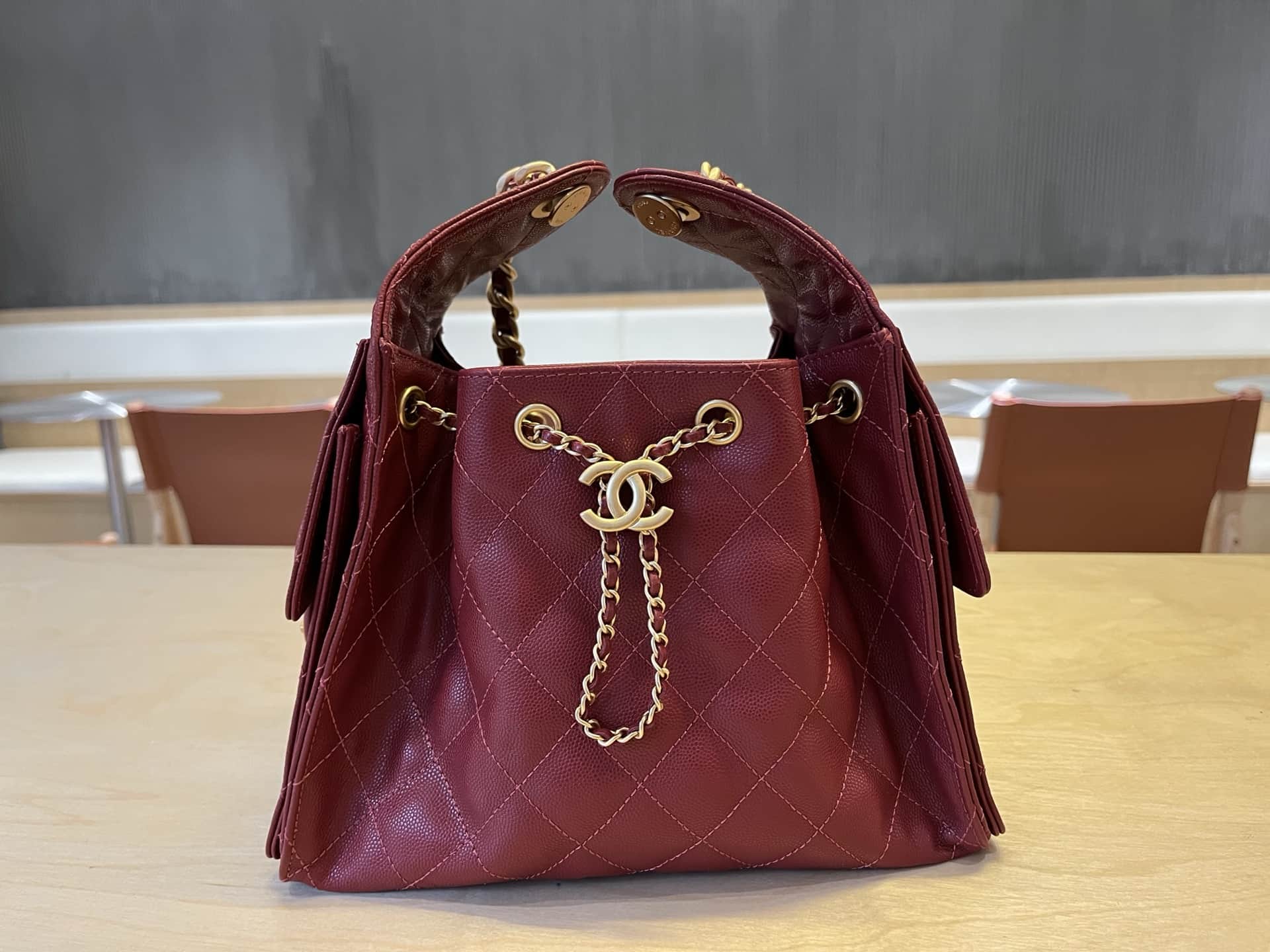 Chanel 25 Hobo Handbag Grained Calfskin LB1564 (2)