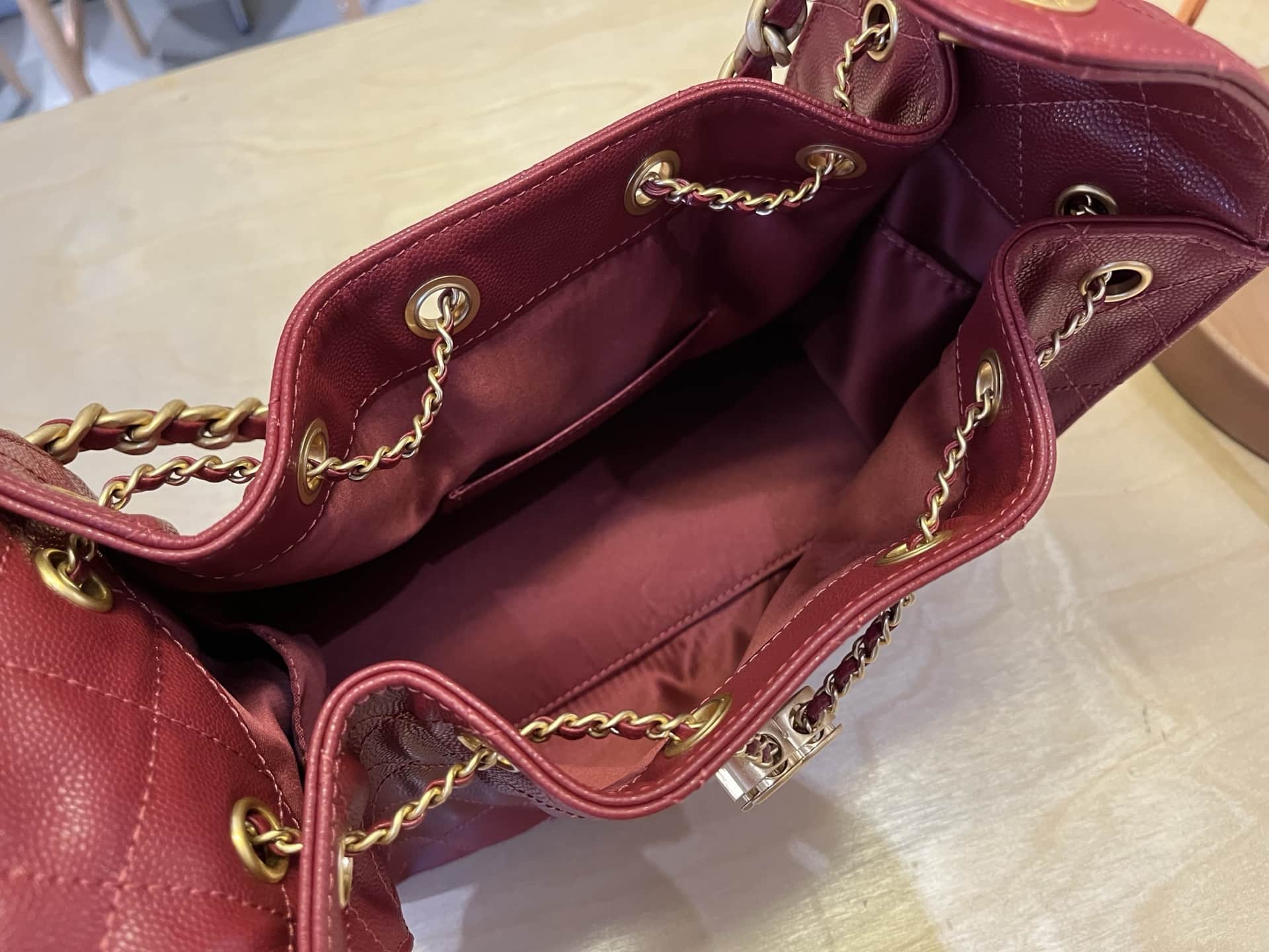 Chanel 25 Hobo Handbag Grained Calfskin LB1564 (6)