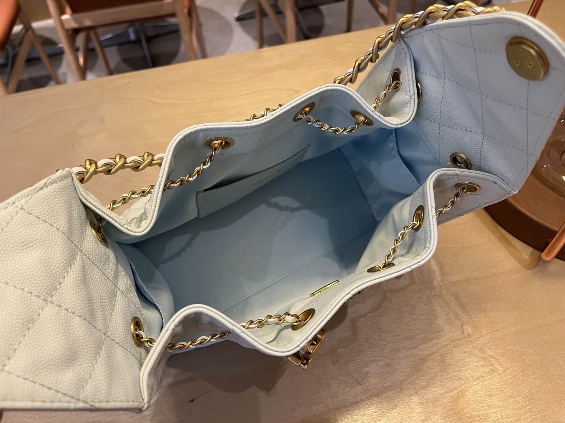 Chanel 25 Hobo Handbag Grained Calfskin LB1565 (6)