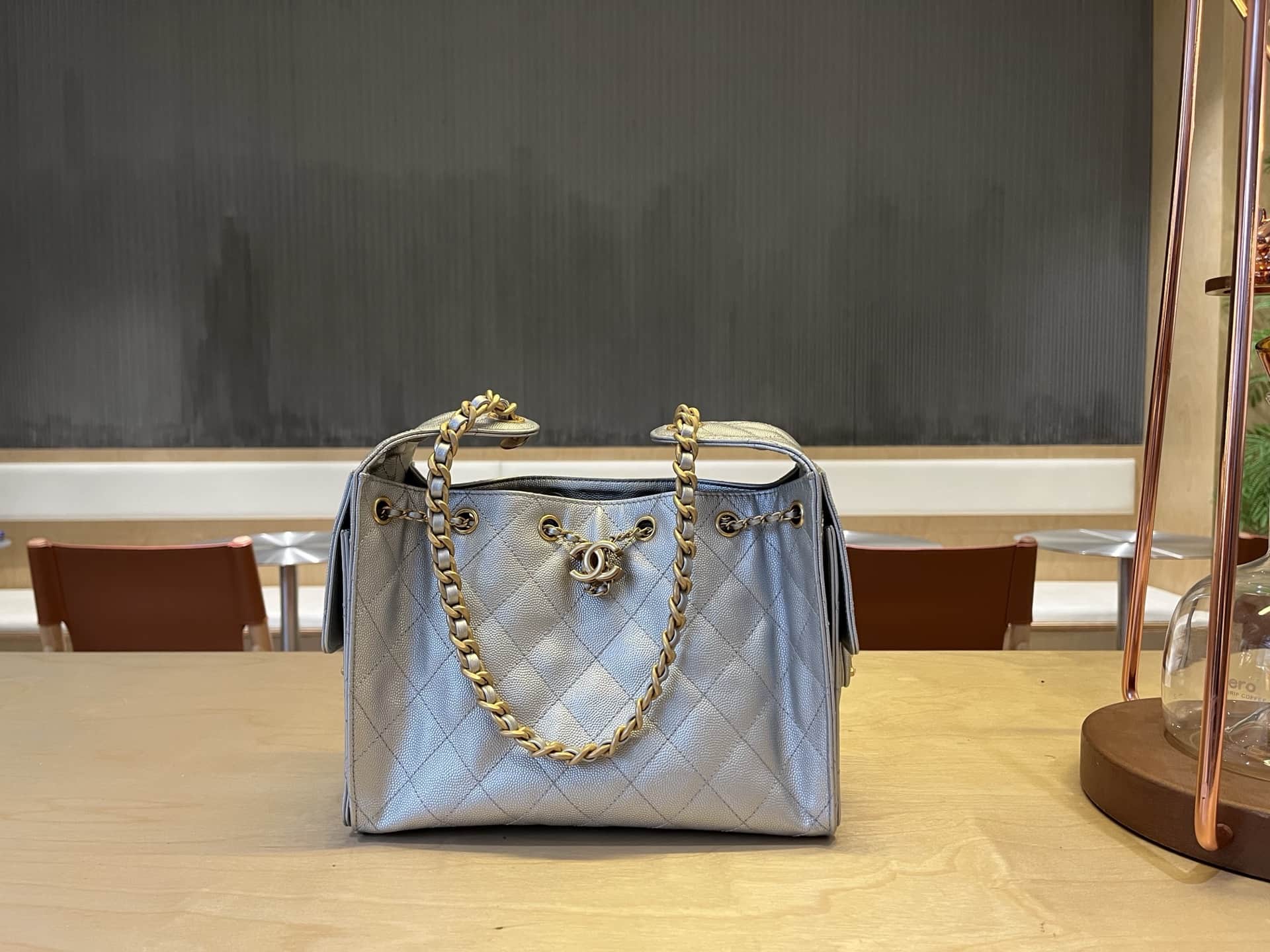 Chanel 25 Hobo Handbag Grained Calfskin LB1566 (1)